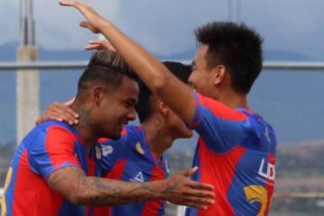 Por ahora, solo la diferencia de goles salva al elenco de Burlamaqui del descenso de categoría.