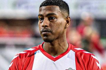 Araujo ingresó en derrota del FC Emmen y jugará por la permanencia en Eredivisie