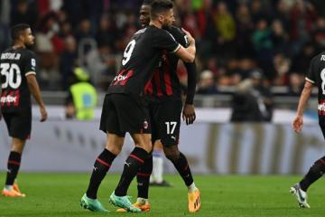 Milan goleó y sueña con clasificar a la Champions League