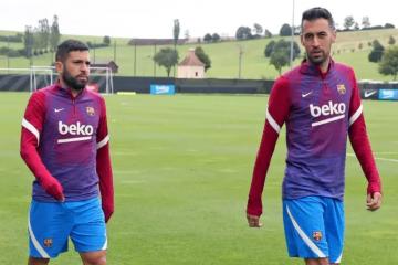 Busquets: "Alba quiere al Barca como pocos y merecía este premio"