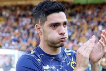 Raúl Jiménez fue ovacionado por la hinchada del Wolves en su despedida del equipo