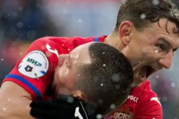 Con Reyna, Torpedo cayó por 3-0 con CSKA de Moscú y es colero en Rusia