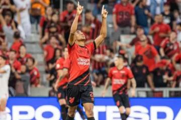Atletico Paranaense superó 2-1 a Flamengo por la fecha 4 del Brasileirao
