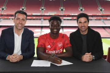 Arsenal renovó el contrato de Bukayo Saka