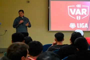 (FOTOS) Cienciano recibió charla sobre el VAR
