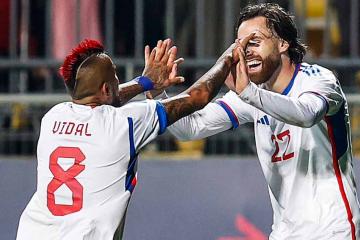 Chile goleó 5-0 a República Dominicana con triplete de Ben Brereton