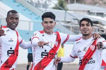 Alfonso Ugarte le dio una 'mano' a Stein en Puno