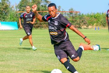 Villamarín: “Se está hablando mucho de mi llegada al Boys, pero a mí no se me ha informado nada”