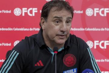 Lorenzo: "Tengo dos jugadores por posición y eso me tiene contento"