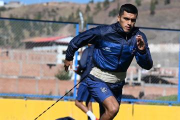 Leonel Solís tuvo su primer entrenamiento como jugador de Cienciano
