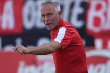 ¡Agarró el timón!  Adrián Taffarel entrenó por primera vez con la Academia Cantolao