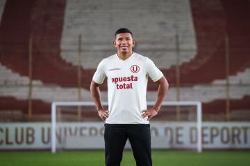 Se hizo oficial: 'Orejas' Flores es nuevo jugador de Universitario