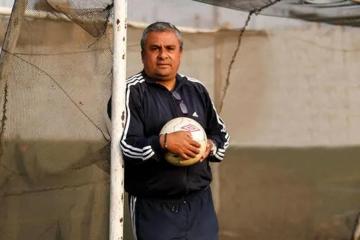 Chumpitaz: "Hoy Universitario necesita a Flores, sería un refuerzo de lujo para la U"