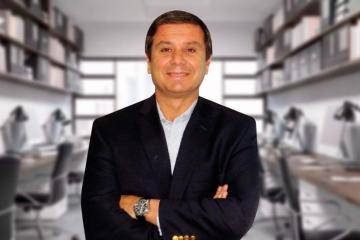 Felipe Cantuarias, expresidente de Sporting Cristal en diálogo con 'Negrini lo sabe' de Radio Ovación, manifestó que confía en que el cuadro rimense pueda darle vuelta a la serie a Emelec por los playoffs de la Copa Sudamericana esta noche en Guayaquil.  "Este año a Cristal le ha costado más ganar de local ante equipos que se cierran atrás, y le ha ido mejor de visita donde puede desplegar un fútbol más dinámico y donde puede sorprender al rival. Es por eso que en Guayaquil estará más cómodo para poder darl