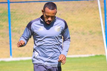 Salazar sobre polémico gol: “Eso ya es criterio del árbitro”