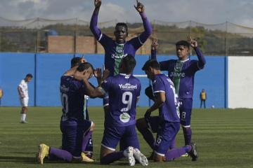 Comerciantes Unidos venció a Santos y mantiene su distancia en la cima de la Liga 2