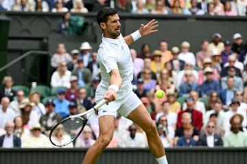 Djokovic venció a Hurkacz en Wimbledon y avanzó a cuartos de final