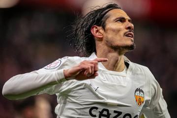 ¿Se acerca a Boca? Cavani negocia su salida del Valencia