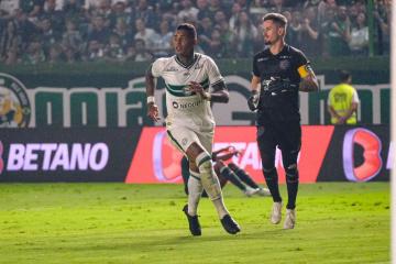 Goiás cayó ante Coritiba en casa