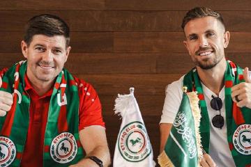 Henderson y Gerrard se volvieron a encontrar en el Al Ettifaq