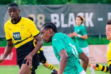 Con Aguilar, Lommel SK igualó 0-0 con Borussia Dortmund II en amistoso