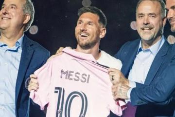Messi: "Quiero darles las gracias a todos por lo de ayer. La lluvia hizo que fuera diferente a como estaba planeado"