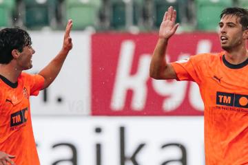 Valencia derrotó por 3-1 a St. Gallen  en partido amistoso