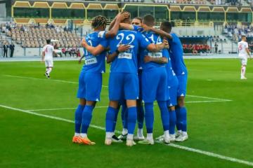 Con Carrillo, Al Hilal derrotó por 4-2 a Al Kuwait en amistoso