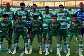 Con Aquino, Santos Laguna cayó por 2-1 con Sporting de Gijón en amistoso