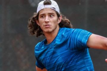 Conner Huertas del Pino venció por 2-0 al australiano Calum Puttergill en la etapa previa del Salinas Challenger
