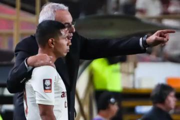 Flores: "El profesor me ha pedido que me ponga físicamente mejor. Tiene varias posiciones en mente para mí"