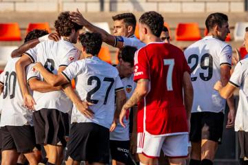Valencia venció por 1-0 con Nottingham Forest en partido amistoso