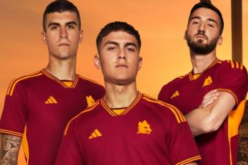 La Roma presentó su nueva camiseta para esta temporada