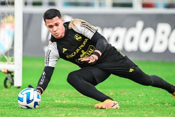 Solís: “Su equipo no nos dejó hacer nuestro juego, se tiraron muy atrás”