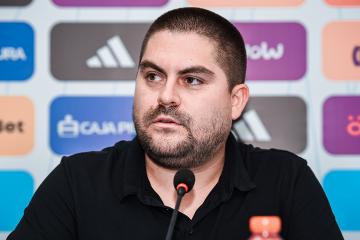 Bravo sobre Corozo: "Hemos decidido mantenerlo definitivamente en el equipo"