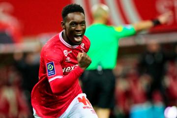 Arsenal rechaza propuesta del Mónaco por Folarin Balogun