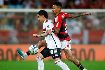 Flamengo empató al último ante Sao Paulo y no se despega en el Brasileirao