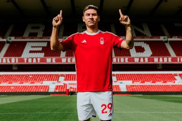 Nottingham Forest oficializó la llegada de Gonzalo Montiel