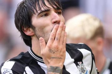 Newcastle goleó por 5-1 a Aston Villa por la primera fecha de la Premier League