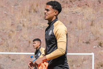 Peirano: "Olivares está lesionado y no va a estar por una semanas"