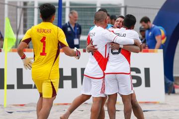 Perú goleó 8-3 a Argentina en el Sudamericano Sub 20 de fútbol playa
