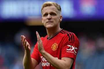 La llegada de Van de Beek a la Real Sociedad se complica