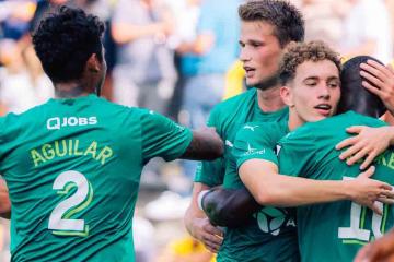 ¡Triunfo y punta! Kluiverth Aguilar volvió a ser titular en victoria del Lommel SK