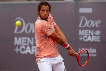Arklon Huertas del Pino venció a argentino Farjat y clasificó al cuadro principal del Abierto de Bogotá