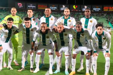 ¡Volvió a las canchas! Pedro Aquino fue titular en dura derrota del Santos Laguna