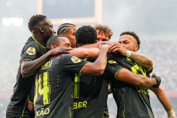 Se completó el clásico neerlandés y Feyenoord ganó 4-0