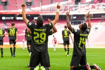 Clásico neerlandés se completó y Feyenoord goleó por 4-0 al Ajax