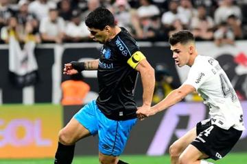 ¡Partidazo! Corinthians igualó 4-4 con Gremio