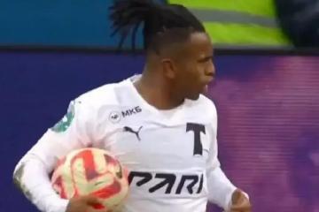 Con Reyna, Torpedo Moscú superó por 1-0 a Yeniseiy por el ascenso ruso