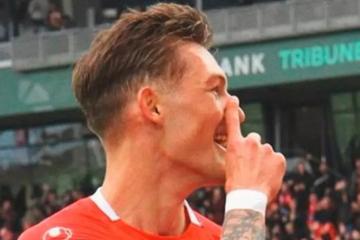 Con Sonne los 90 minutos, Silkeborg derrotó por 2-0 a Viborg por la liga danesa